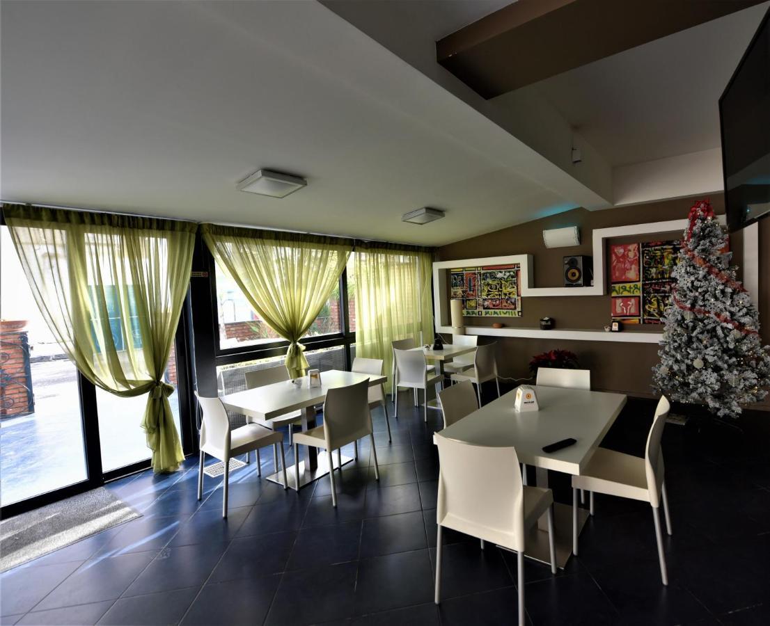 אפרטהוטל סנטה תרזה די ריבה Riviera Ionica מראה חיצוני תמונה