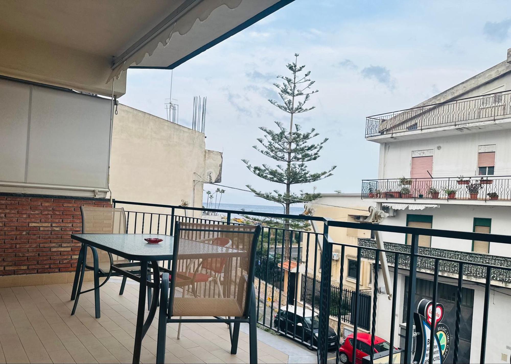 אפרטהוטל סנטה תרזה די ריבה Riviera Ionica מראה חיצוני תמונה